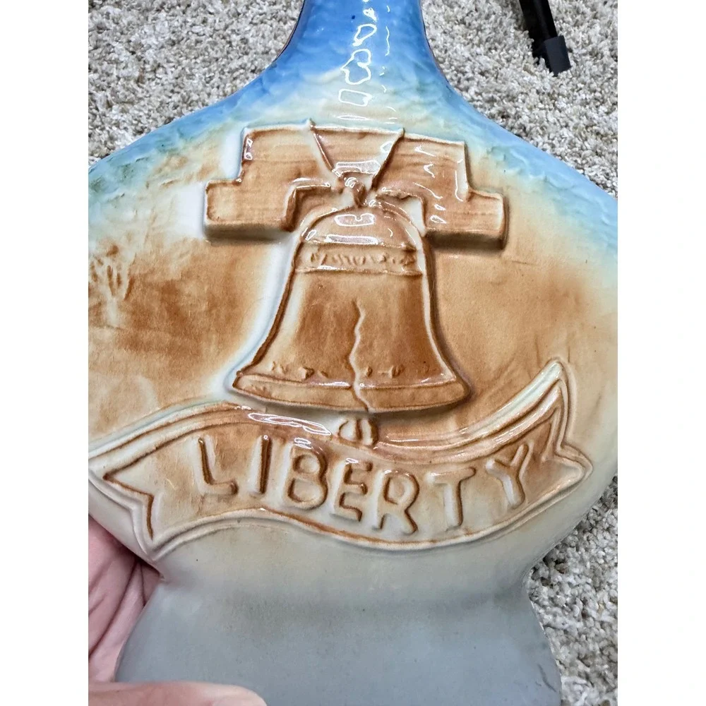 Jim Beam Decanter Unisex OS Multi Excellent 1970 Regal China Liberty Bell Coins